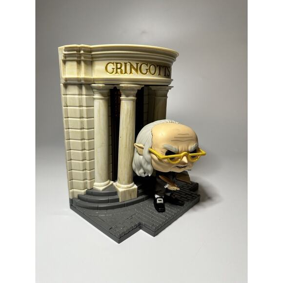 Funko Pop! Deluxe: Harry Potter - Gringotts Head Goblin At Gringotts Bank - Picture 2 of 8